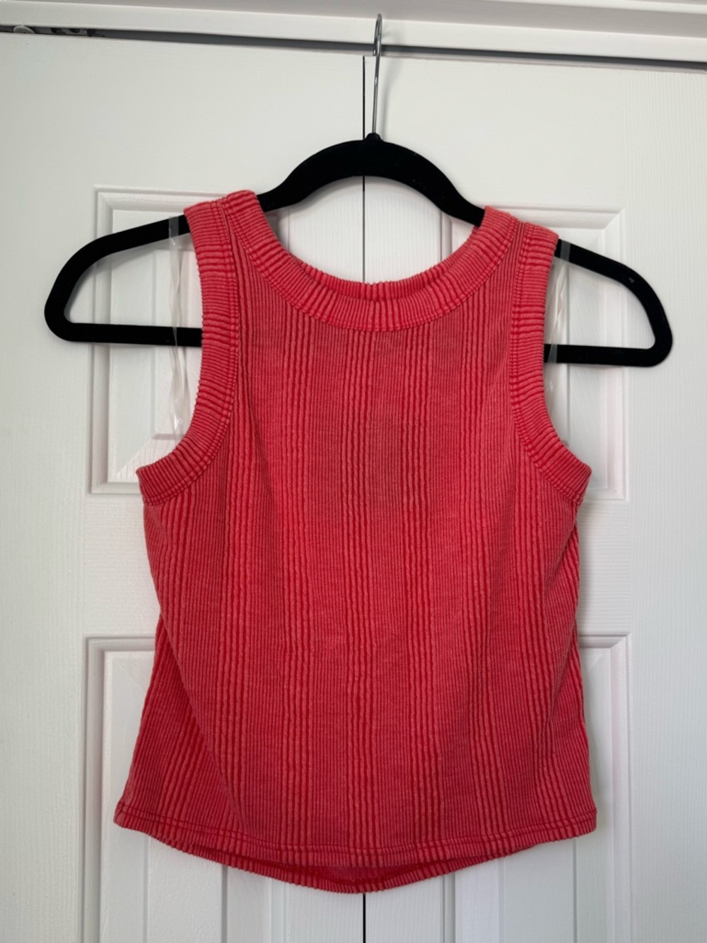 Le Lis Ribbed Sleeveless Tank Top in Coral Pink